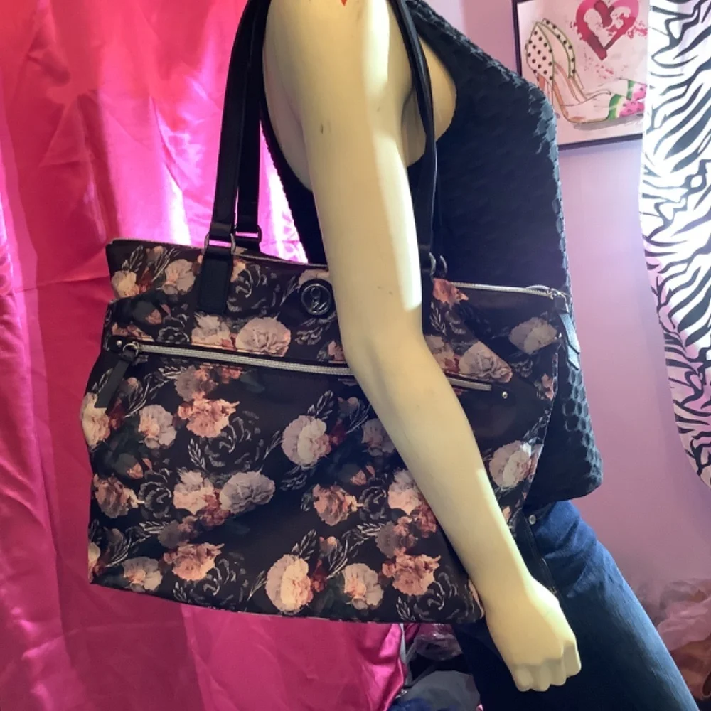 EUC Nine West‎ Tote Floral black/rose